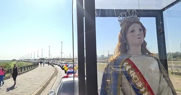 Realizan caravana vehicular por el aniversario de Asunción