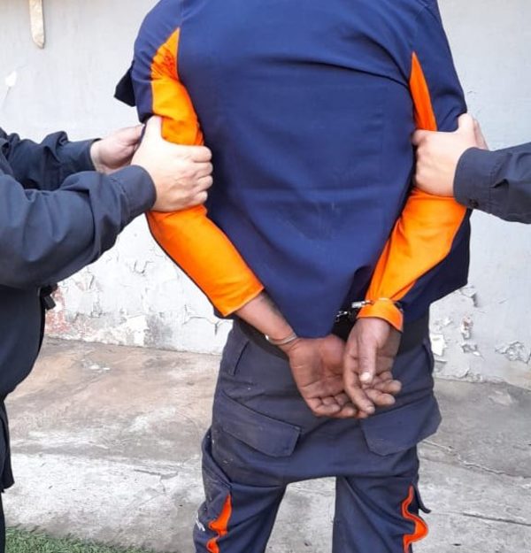 Apresan a delincuente en predio de Seccional Colorada N° 1 de CDE