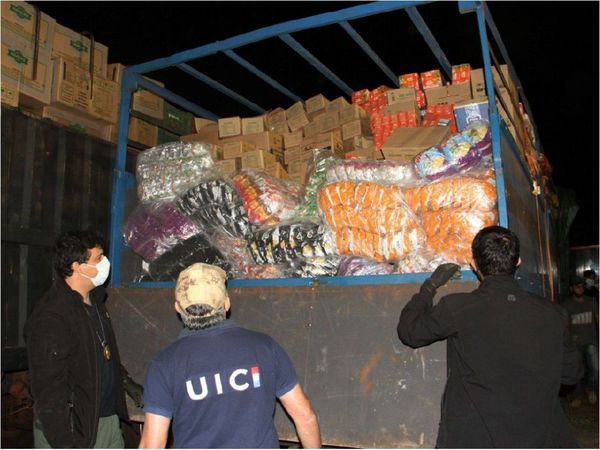 Detienen convoy con más de 30 toneladas de contrabando