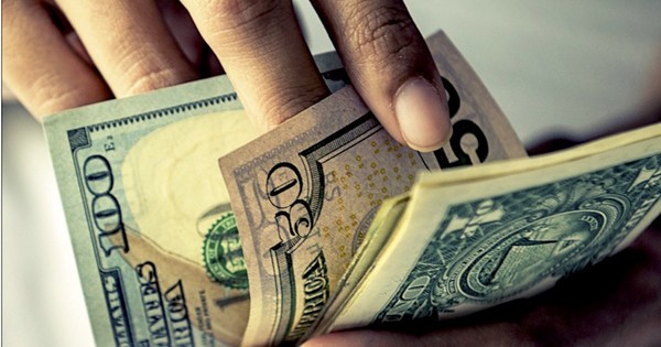 BCP vendió casi 1.000 millones de dólares para evitar que dólar suba