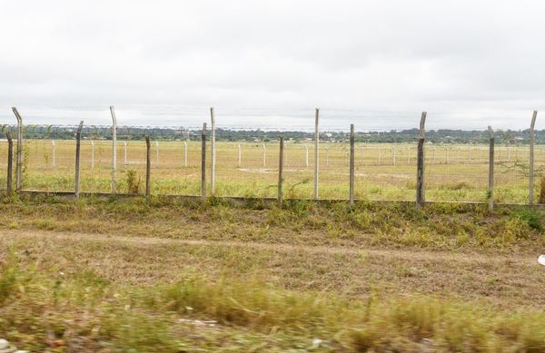 Empresarios tienen que desmantelar cercado que colocaron en Aeropuerto - Nacionales - ABC Color