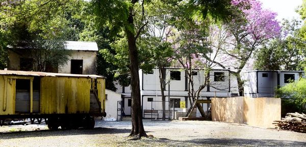 Remeras y bolígrafos en vez de viviendas sociales - Nacionales - ABC Color