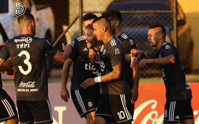 Olimpia es solitario líder