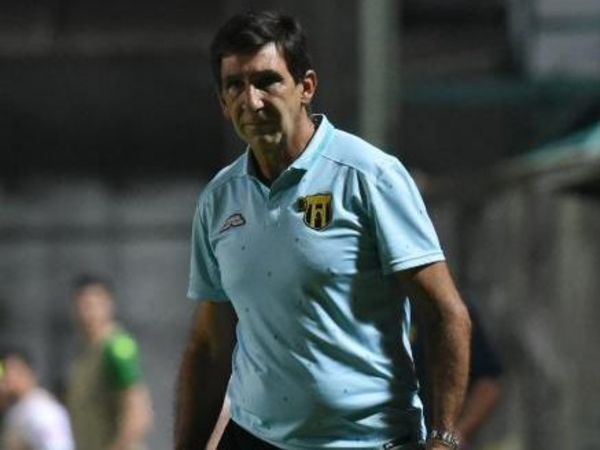 “El VAR enfría mucho el partido, no se puede jugar así, te corta la inspiración porque las decisiones no son rápidas” - Guaraní - ABC Color
