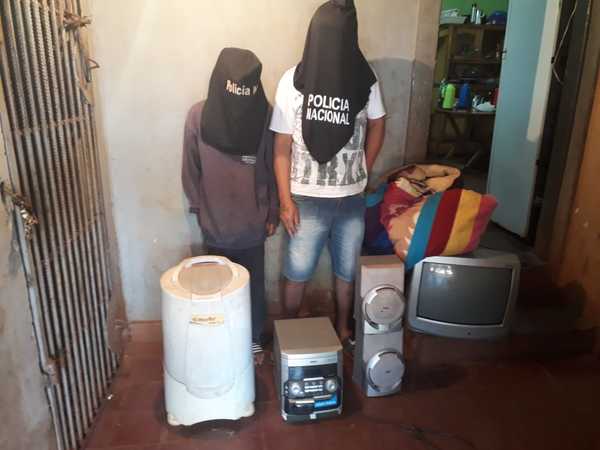 Detienen a rateros que robaron objetos de valor de una vivienda