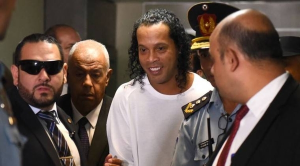 HOY / Ronaldinho: juez espera carpeta fiscal para fijar audiencia y finiquitar causa