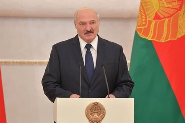 El presidente de Bielorrusia fue reelegido en unos comicios empañados por arrestos y sospechas de fraude