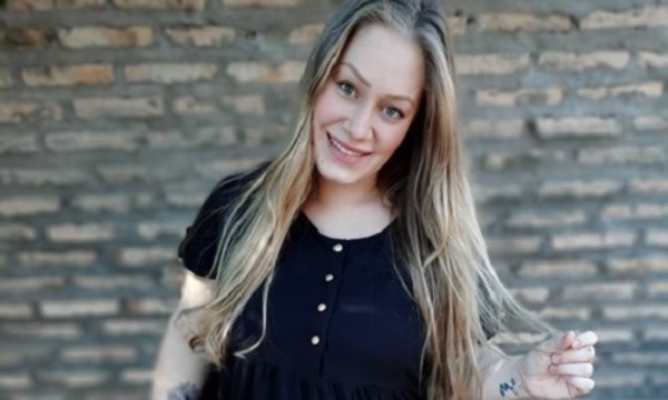 Nicole Sautu celebra el primer mes de su hija Valery
