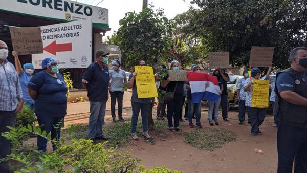Para Hacienda, limpiadoras, cocineras y seguridad de hospitales, no están expuestos al Covid. En Calle’i exigen pago por peligrosidad - ADN Paraguayo