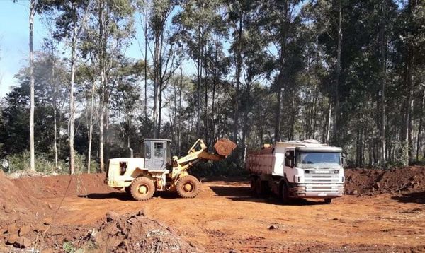Avance de construcción de asfalto en acceso a Domingo Martínez de Irala llega al 19% - ABC en el Este - ABC Color