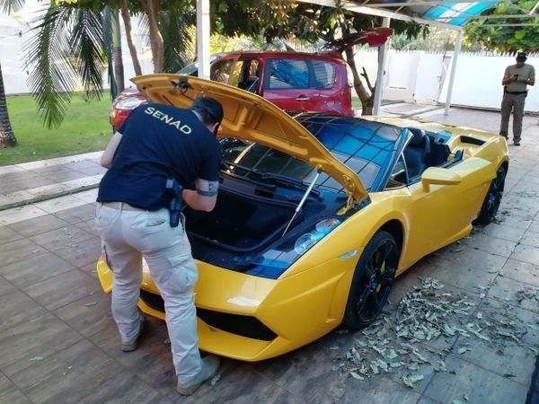 Ordenan venta adelantada de auto Lamborghini de Cucho Cabaña, evaluado en US$ 200 mil - ADN Paraguayo