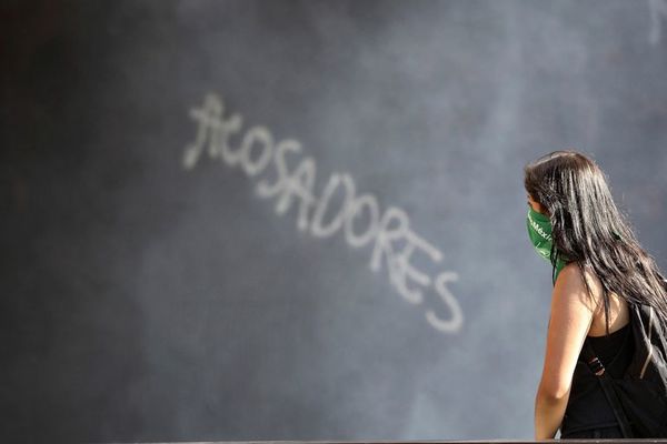 Costa Rica pone en vigor ley contra acoso sexual callejero - Mundo - ABC Color