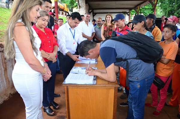 “DIGNIFICACIÓN” de funcionarios municipales fue para meter a 1.000 OPERADORES POLÍTICOS