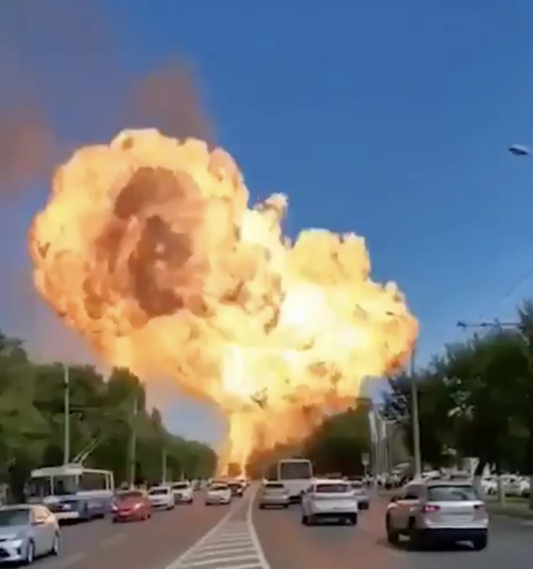 Impactante explosión de un camión cisterna de gas en Rusia