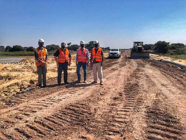 Avanza la construcción del “Puente Héroes del Chaco” empleando a 100 personas