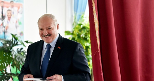 El presidente Lukashenko gana la elección presidencial con 80,23% de los votos