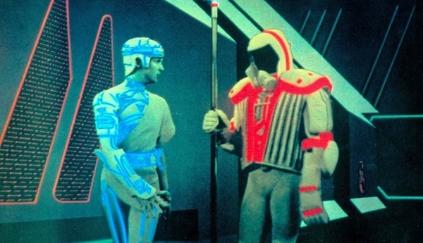 HOY / Disney relanza la saga de "Tron" con Jared Leto y el director de "Lion"