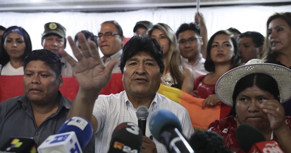 Fiscalía de Bolivia admite denuncia contra Evo Morales y sus candidatos presidenciales
