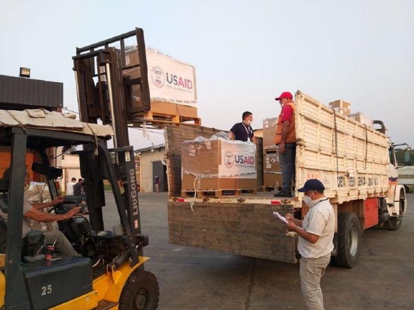 Embajador de EEUU anuncia llegada de 200 respiradores