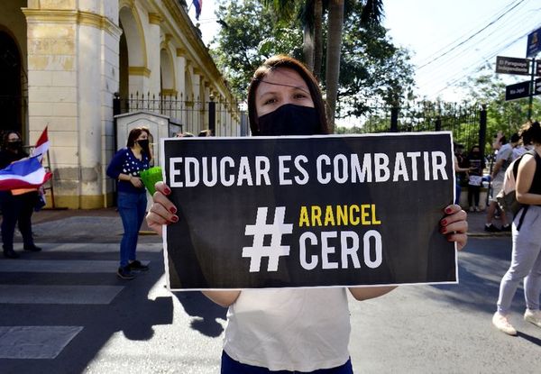 Estudiantes universitarios se movilizarán por “arancel cero” - Nacionales - ABC Color