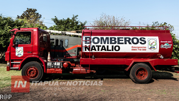 BOMBEROS DE NATALIO RECIBIERON FLAMANTE CAMIÓN CISTERNA EN DONACIÓN