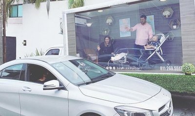 Una cabina para mostrar a tu “bendi” desde lejos | Crónica