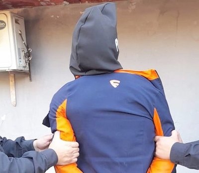 Omonda el uniforme de una doña ha oñemonde | Crónica