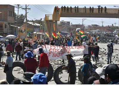 FFAA y Policía piden diálogo  para evitar choques en Bolivia