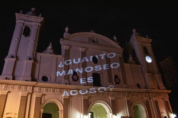 Víctima de acoso sexual tendrá que pagar al abogado de la Iglesia Católica