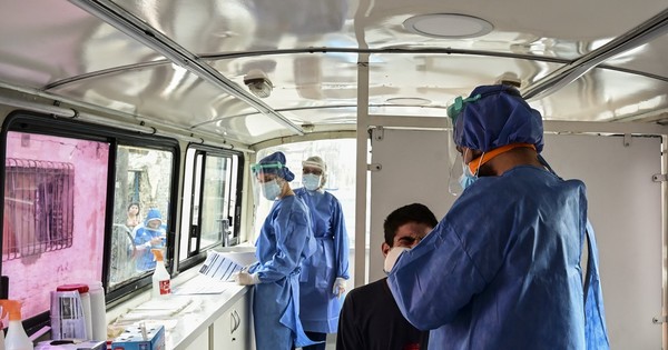 En Argentina, grupos de universitarios voluntarios a la caza del coronavirus