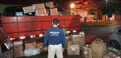 Incautan camión cargado con mercaderías de presunto contrabando