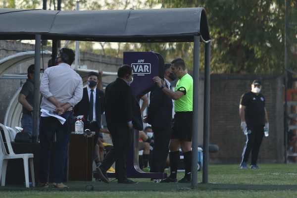 Copa de Primera: ¿Olimpia y Cerro Porteño ganaron con ayudas arbitrales en la Fecha 12?