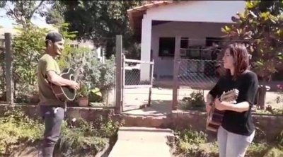 (VIDEO) Con serenatas entregaron víveres a músicos | Crónica