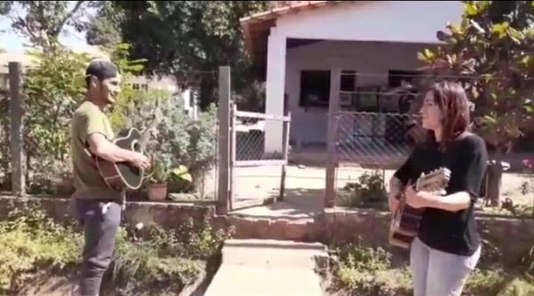 (VIDEO) Con serenatas entregaron víveres a músicos | Crónica