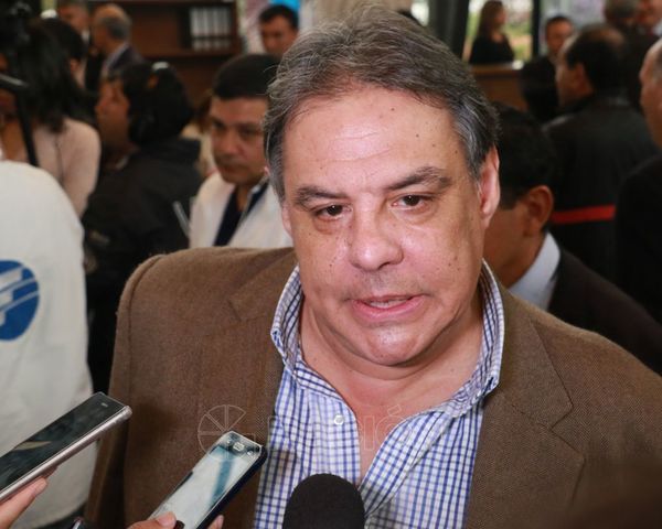 "Tenemos un gobierno desgastado políticamente y un presidente sin liderazgo", según Richer » Ñanduti