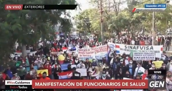 Continúa manifestación de administrativos de Salud Pública y anuncian mayores movilizaciones - ADN Paraguayo