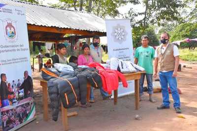ABRIGAN CON MUCHO AMOR A NIÑEZ INDIGENA DE ALTO VERA