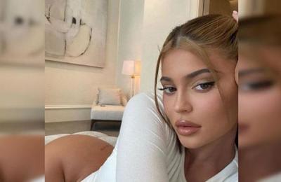 El sensual uniforme de trabajo de Kylie Jenner para sus 'días de oficina' - SNT