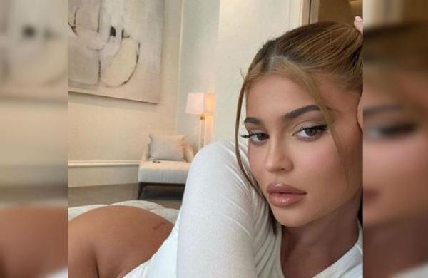 El sensual uniforme de trabajo de Kylie Jenner para sus 'días de oficina' - SNT