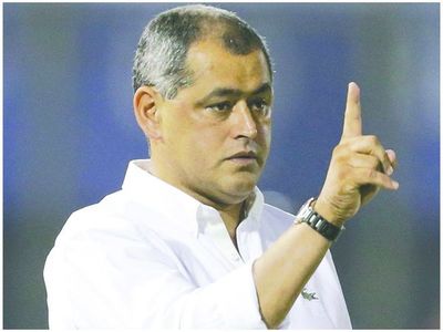 Arce: "En Cerro hay que matar un león por día"