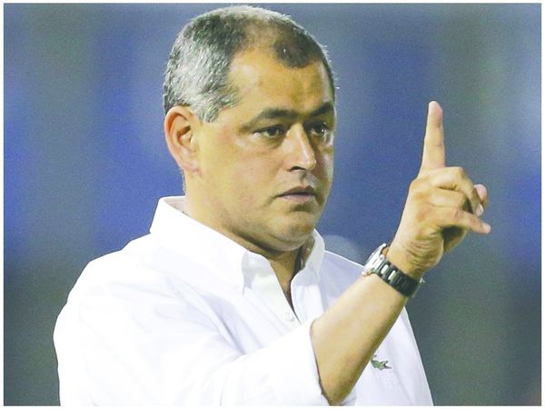Arce: "En Cerro hay que matar un león por día"