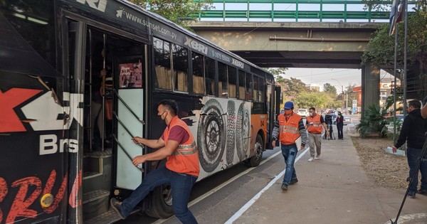 Multan a solo tres empresas de transporte por llevar más de 10 pasajeros parados