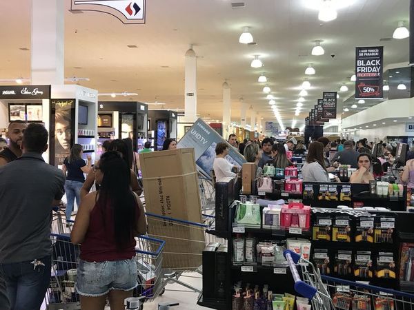 Comerciantes de frontera esperan que senadores aprueben ley de comercio fronterizo - Nacionales - ABC Color