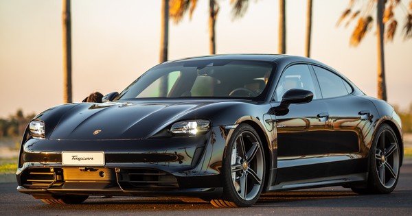 El resplandeciente Porsche Taycan desembarcó en Paraguay