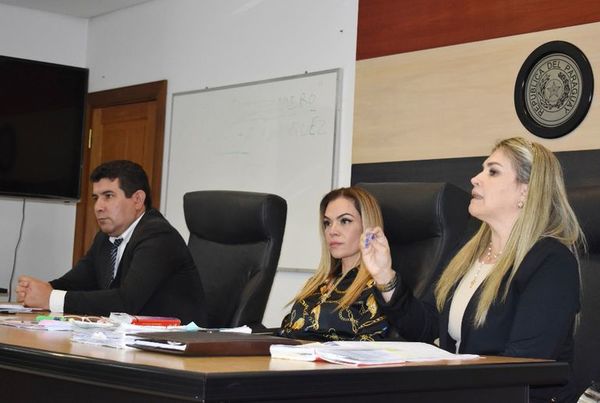 Caso Alexa: ¿Con un manoseo no hubo hostigamiento? jueza Marchuk evita contestar - Periodísticamente - ABC Color
