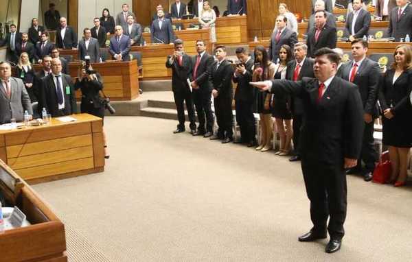 Edgar Espínola es el primer diputado con Covid-19 - El Trueno