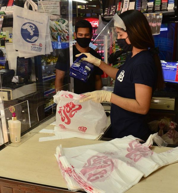 Por COVID, Ejecutivo posterga entrada de ley antibolsas - Nacionales - ABC Color