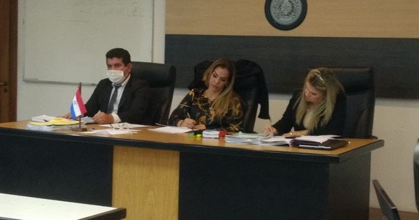 Jueza Dina Marchuk defiende su voto por la absolución del sacerdote Olmedo