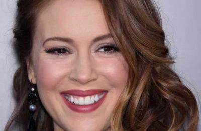Alyssa Milano cuenta que está perdiendo el pelo por culpa del coronavirus - C9N