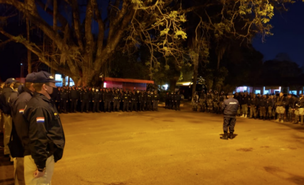 HOY / Oficial muerto por covid-19 sólo era atendido por practicantes, denuncian